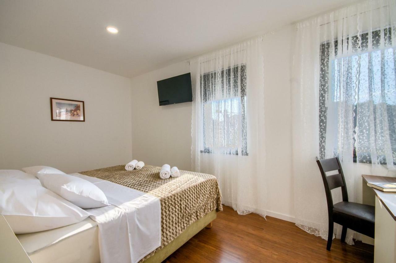 Rooms K&T Sea Side Luxury Pula Buitenkant foto