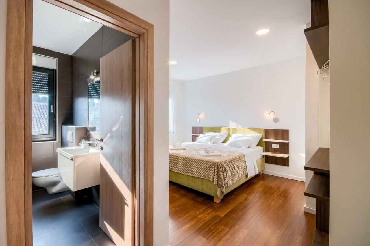 Rooms K&T Sea Side Luxury Pula Buitenkant foto